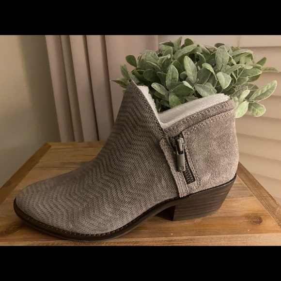 Lucky Brand Suede Leather Low Cut Titanium Fhuna Boots 6 NEW - Picture 3 of 4